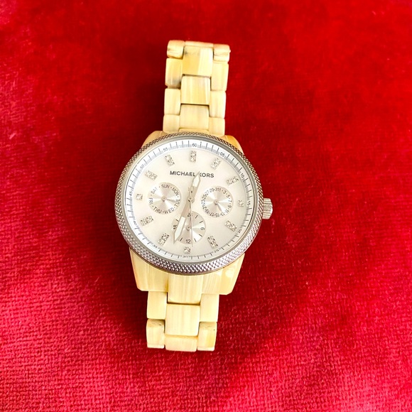 Michael Kors Watch - Picture 1 of 2
